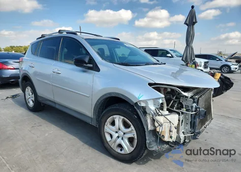 2015 Toyota Rav4 Le z USA, uszkodzony, nr VIN 2T3ZFREV8FW200031